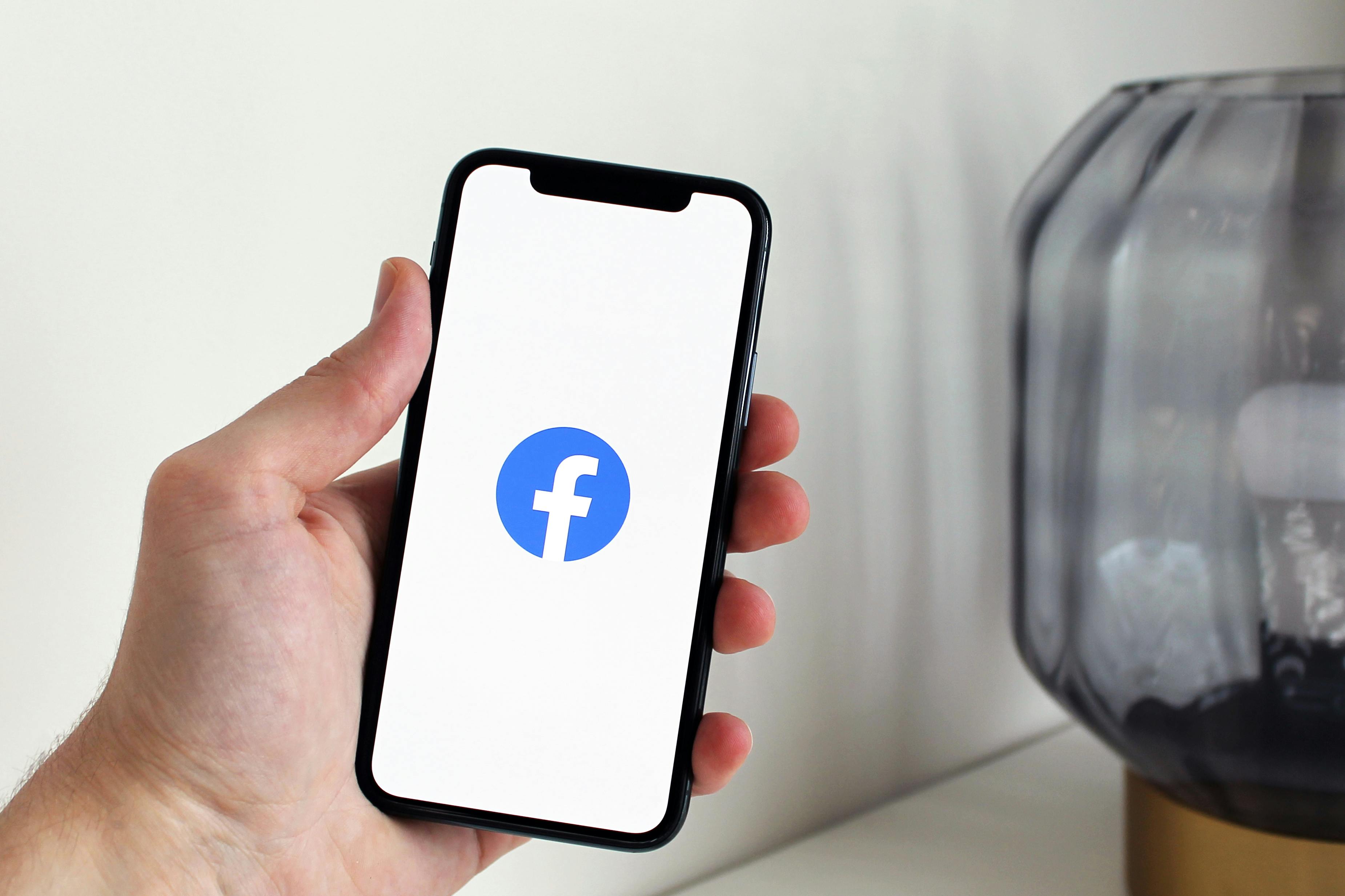 Facebook 精選評論